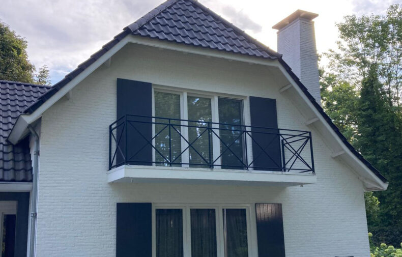 30241417-Fam. Reumerman-Balkonhekwerk-Beek-en-Donk Website RAL 9005_01